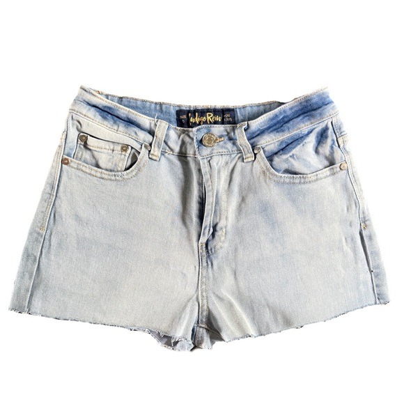 Like new Indigo Rein Women’s Jean Shorts - Picture 1 of 4